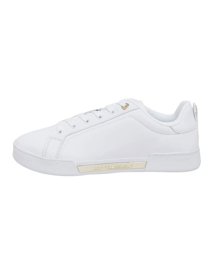 Chic Court Sneaker in White