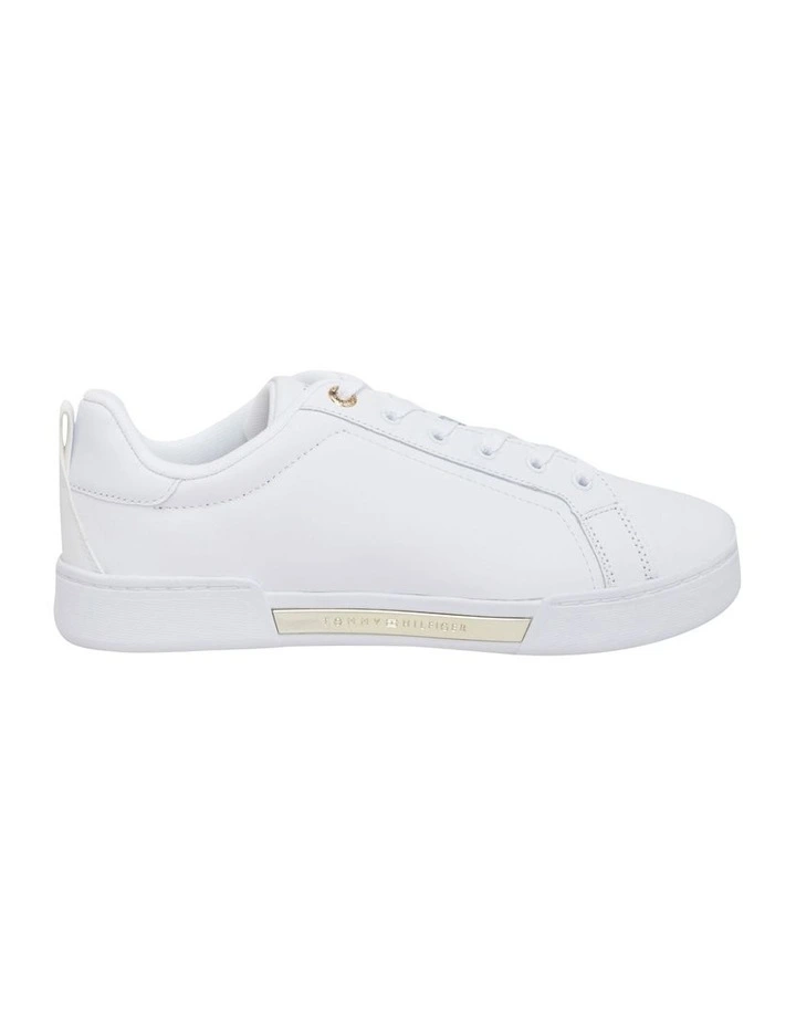 Chic Court Sneaker in White