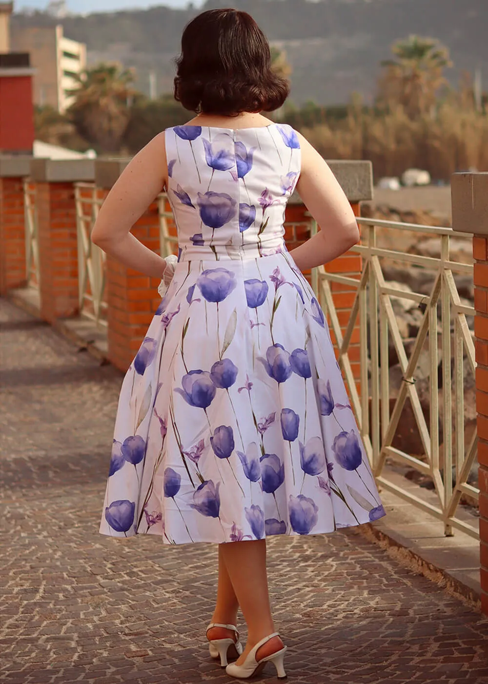 Hearts & Roses Cathy Floral 50's Swing Dress White Blue