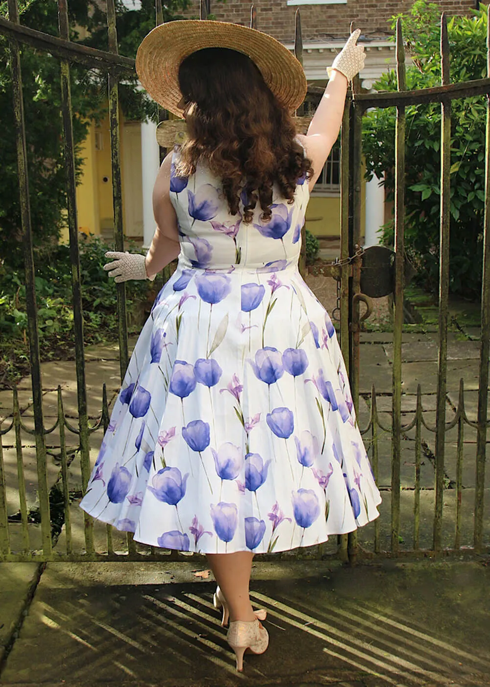 Hearts & Roses Cathy Floral 50's Swing Dress White Blue