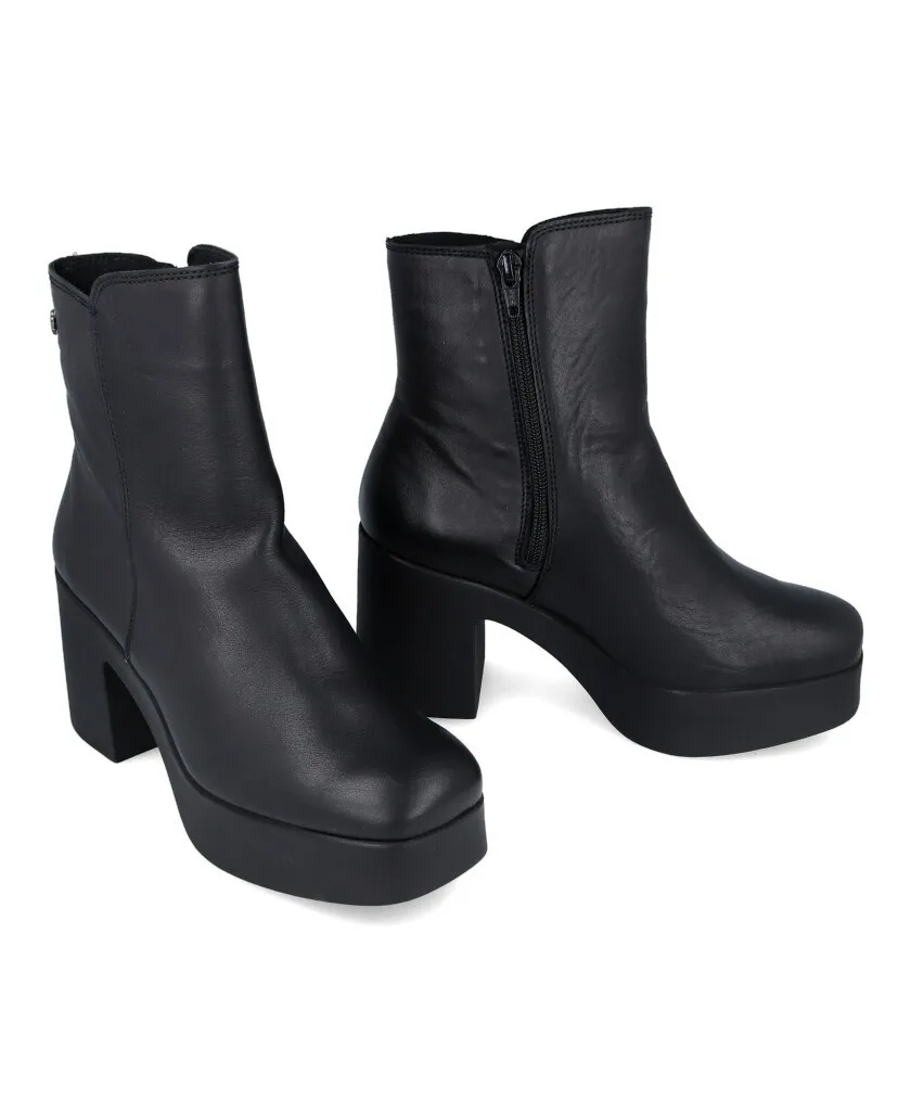 Porronet Lia 4560 Black booties with thick heels