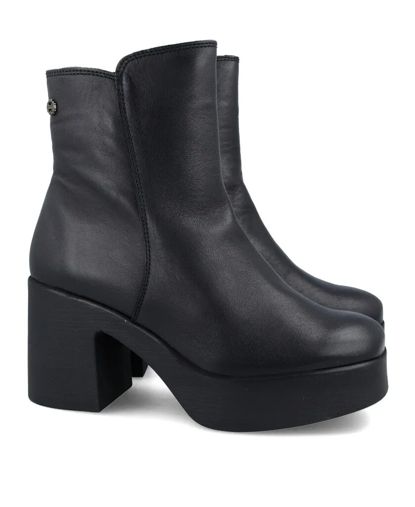 Porronet Lia 4560 Black booties with thick heels