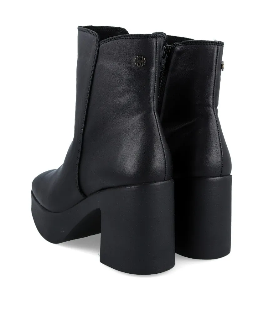 Porronet Lia 4560 Black booties with thick heels